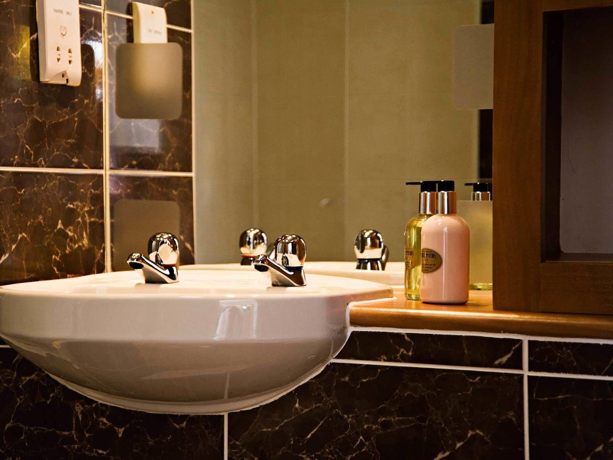 The Gailes Hotel & Spa Irvine  Extérieur photo
